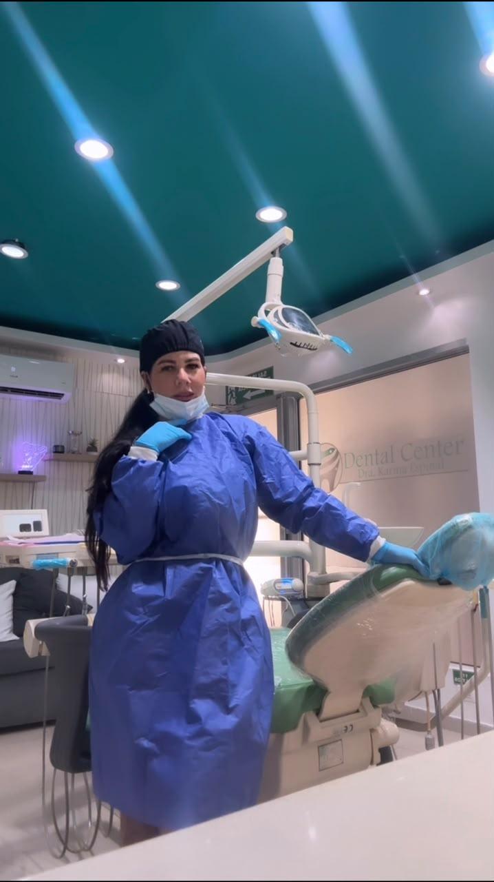 Odontóloga Karina Espinal en Dental Center